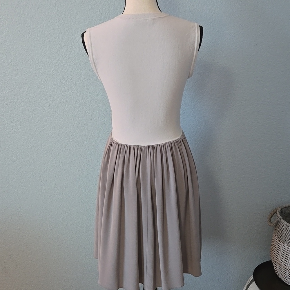 REBECCA TAYLOR Silk Pleated W/ Viscose Blend Top V Neck Midi Dress Gray Sz Small - Picture 8 of 13